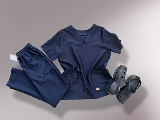 Medicīnas blūze "KLASIKA" - TUMŠI ZILA