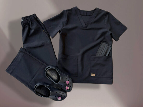 Medicīnas blūze "KLASIKA" MELNA